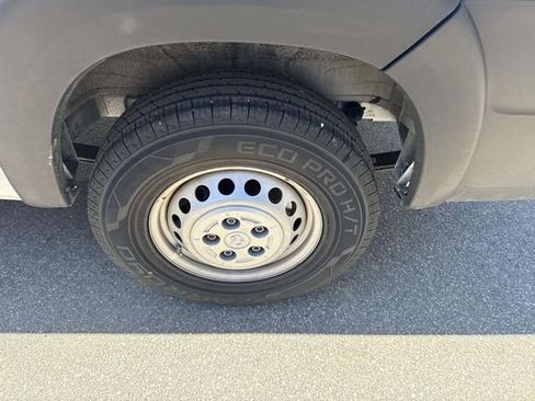 Used 2025 RAM ProMaster 2500 w/ Convenience Group FWD image 19