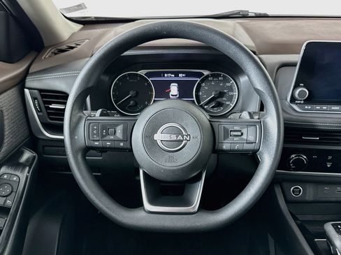 Used 2023 Nissan Rogue S AWD/4WD image 18