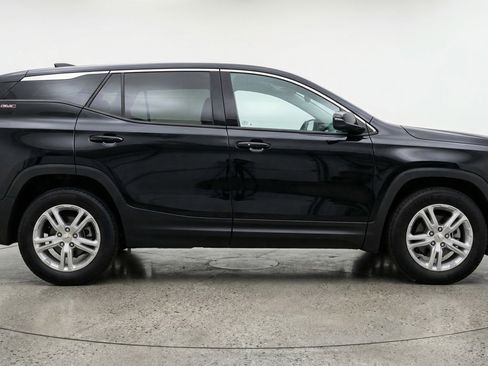 Used 2024 GMC Terrain SLE FWD image 11