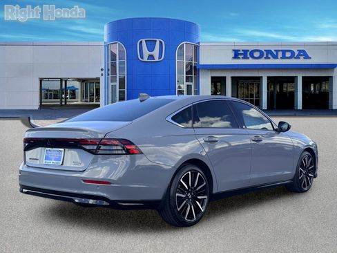 Used 2024 Honda Accord Touring image 7