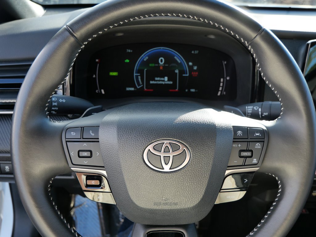 Certified 2025 Toyota Camry SE FWD image 25