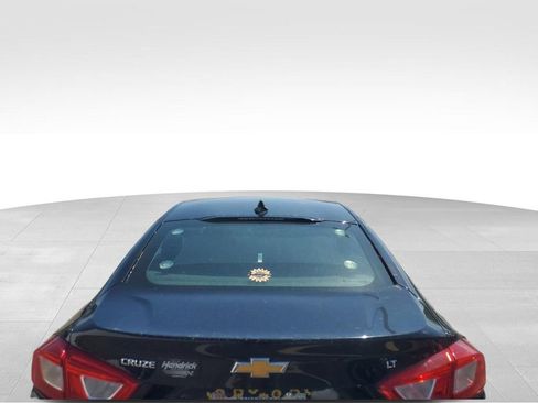 Used 2016 Chevrolet Cruze LT w/ Convenience Package image 4