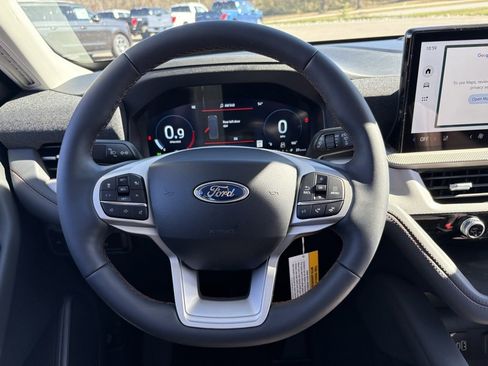 New 2026 Ford Explorer Active w/ Active Comfort Package image 32