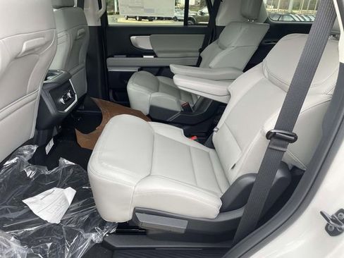 New 2026 Ford Expedition Active RWD image 8