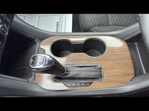 Used 2019 GMC Acadia SLE image 22