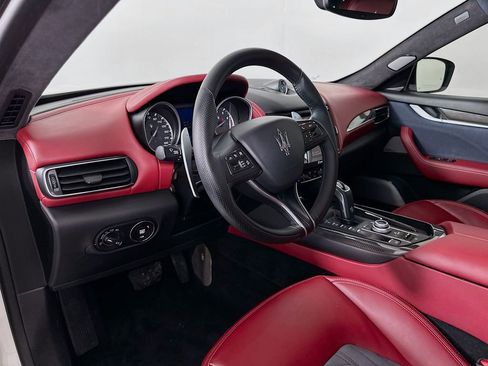 Used 2019 Maserati Levante S GranLusso AWD/4WD image 9