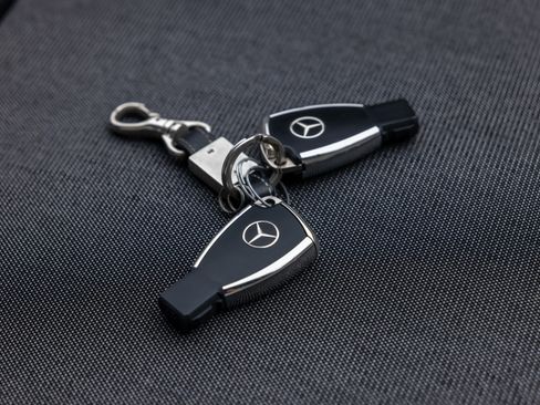 Used 2009 Mercedes-Benz SLR image 51