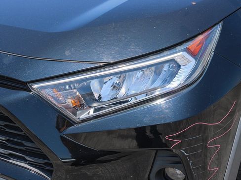 Used 2021 Toyota RAV4 XLE Premium FWD image 6
