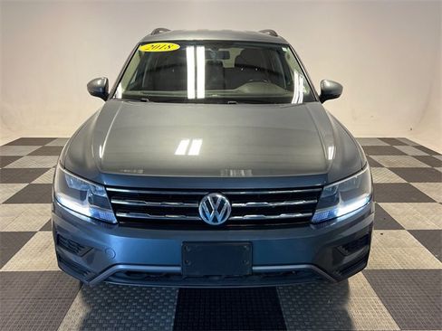 Used 2018 Volkswagen Tiguan SE image 2