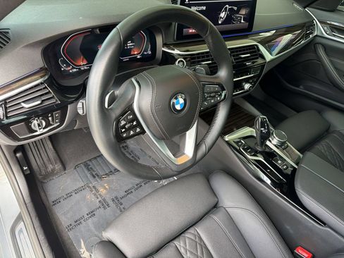 Used 2023 BMW 530i RWD image 4