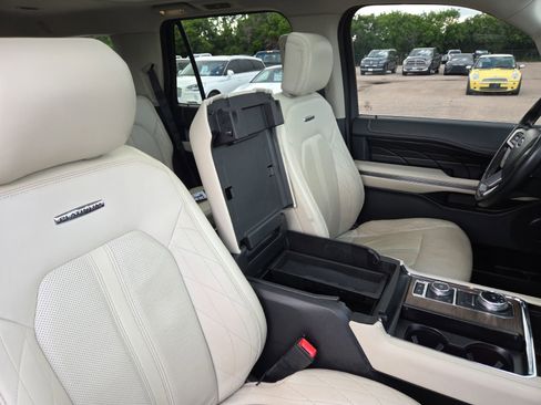 Used 2019 Ford Expedition Platinum AWD/4WD image 39