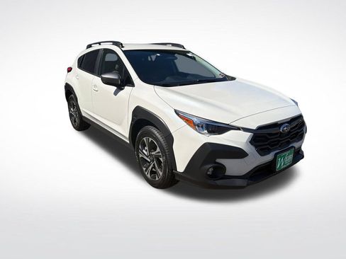 Used 2024 Subaru Crosstrek 2.0i Premium AWD/4WD image 2