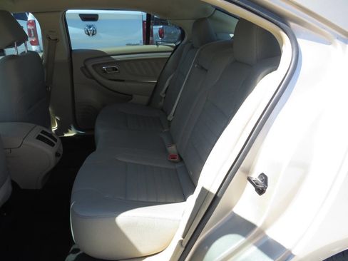 Used 2017 Ford Taurus SE FWD image 12