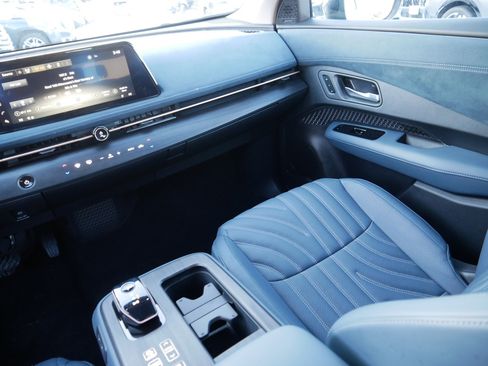 Used 2023 Nissan Ariya image 11