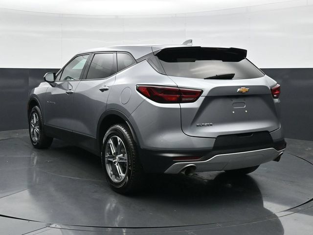 Used 2025 Chevrolet Blazer LT FWD image 8