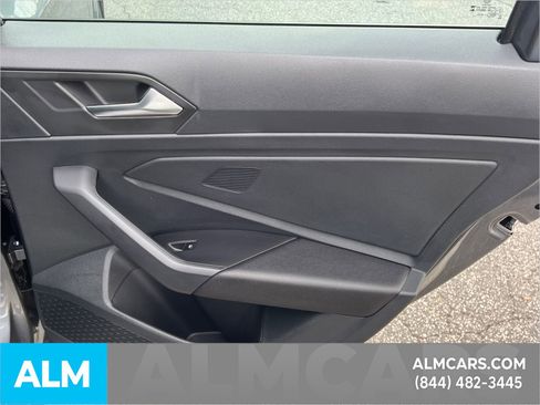 Used 2023 Volkswagen Jetta SE image 19
