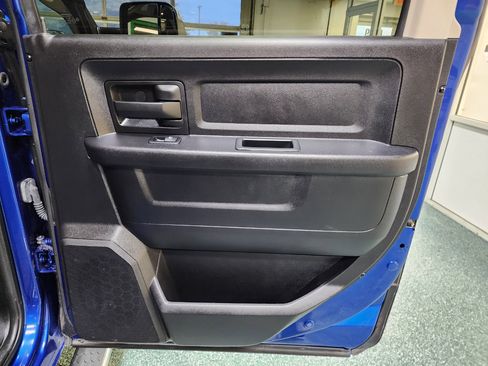 Used 2017 RAM 2500 Tradesman w/ Chrome Appearance Group image 23