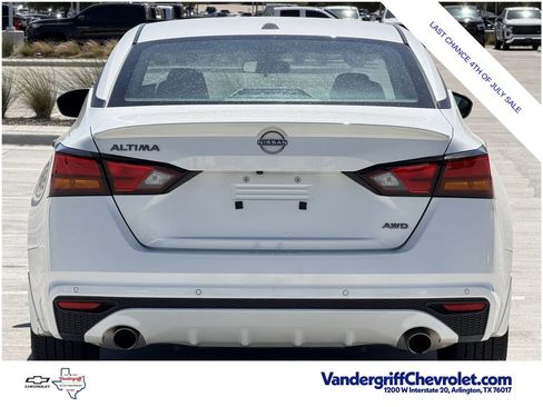 Used 2025 Nissan Altima 2.5 SV w/ SV Special Edition Package AWD/4WD image 5