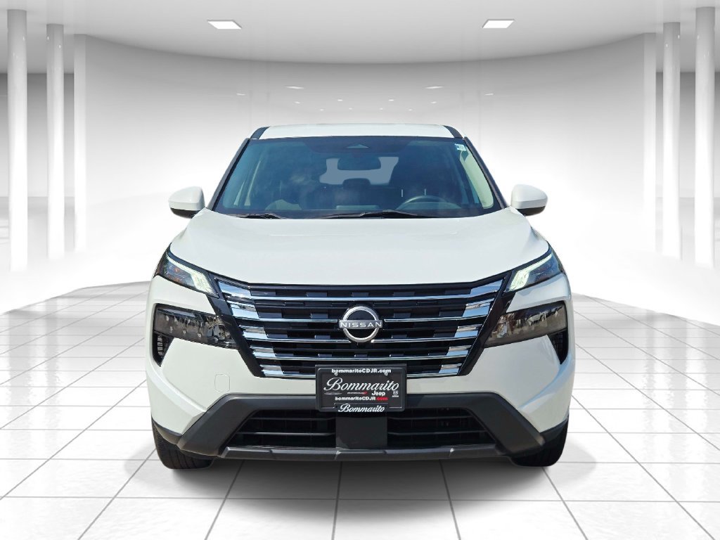 Used 2024 Nissan Rogue SV AWD/4WD image 8