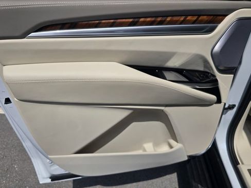 New 2026 Cadillac Escalade ESV Platinum Sport AWD/4WD image 15