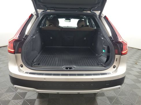 Certified 2026 Volvo V90 B6 Cross Country Ultra AWD/4WD image 8