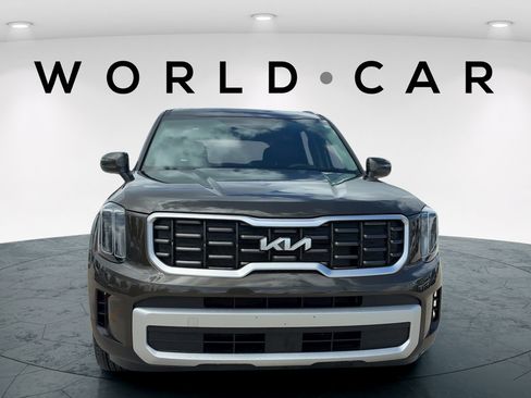 Certified 2025 Kia Telluride S FWD image 2
