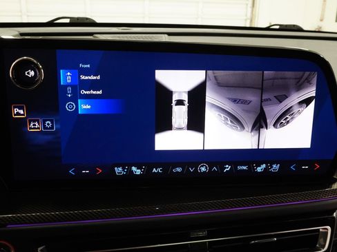 Used 2025 Chevrolet Traverse High Country w/ LPO, Floor Liner Package FWD image 36
