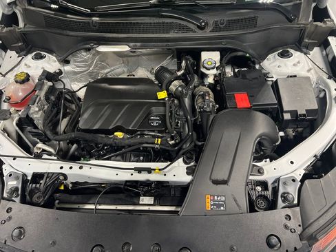 Used 2024 Chevrolet Trax RS image 32