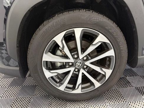 Used 2024 Toyota Corolla Cross XLE image 39