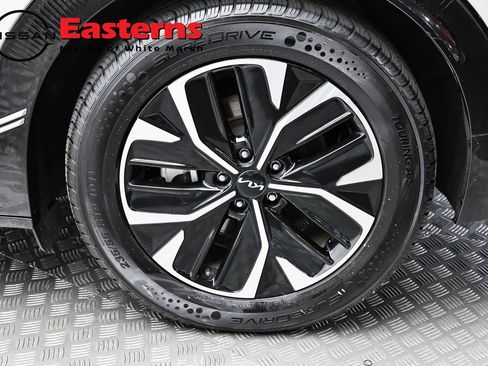 Used 2022 Kia EV6 Wind RWD image 8