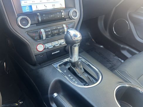 Used 2017 Ford Mustang Premium image 21