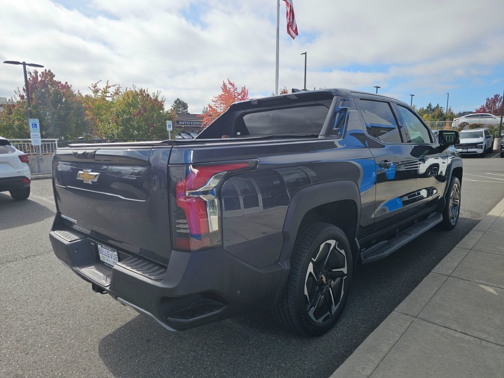 Used 2026 Chevrolet Silverado EV LT AWD/4WD image 7