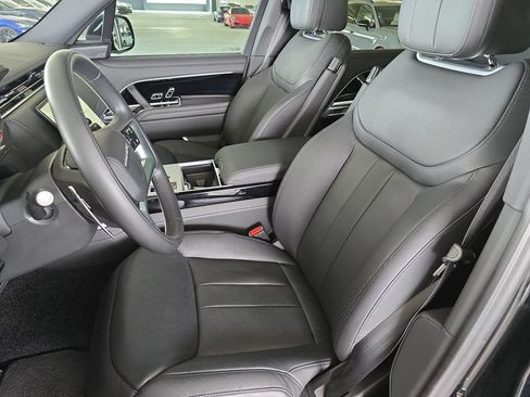 Used 2025 Land Rover Range Rover Long Wheelbase SE AWD/4WD image 5