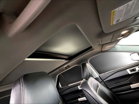 Used 2020 Ford Explorer XLT w/ Equipment Group 202A image 20