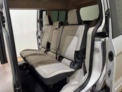 Used 2022 Ford Transit Connect XLT FWD image 15