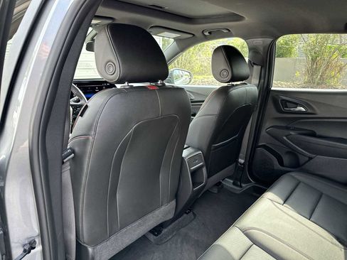 Certified 2025 Chevrolet Trax RS w/ Sunroof Package image 16