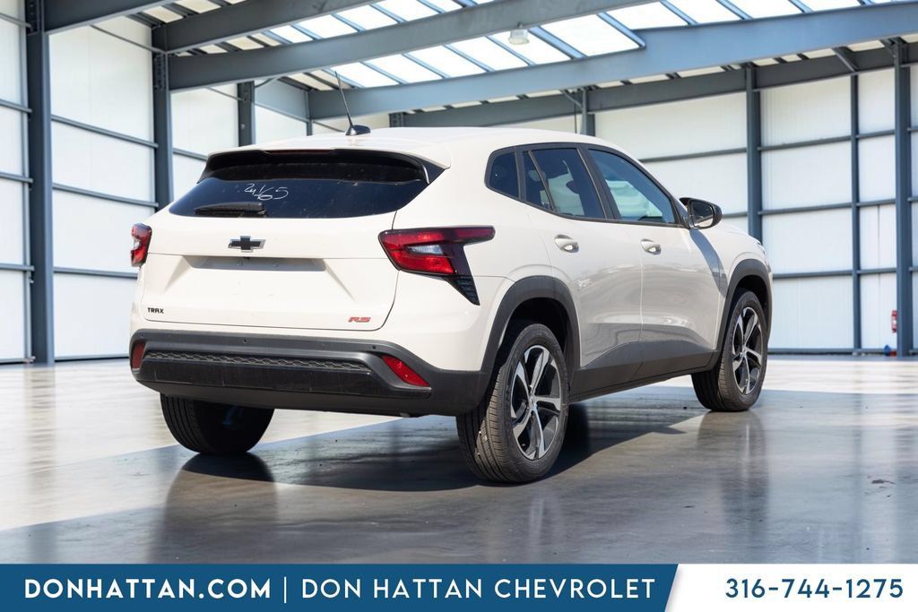 New 2026 Chevrolet Trax RS w/ Sunroof Package FWD image 28