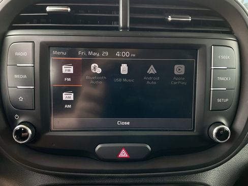 Used 2025 Kia Soul LX w/ LX Technology Package FWD image 22