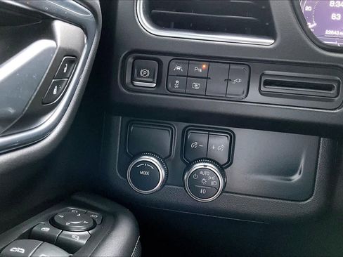 Used 2022 GMC Yukon SLT w/ SLT Premium Package image 36