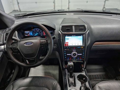 Used 2018 Ford Explorer Limited w/ Equipment Group 301A image 17
