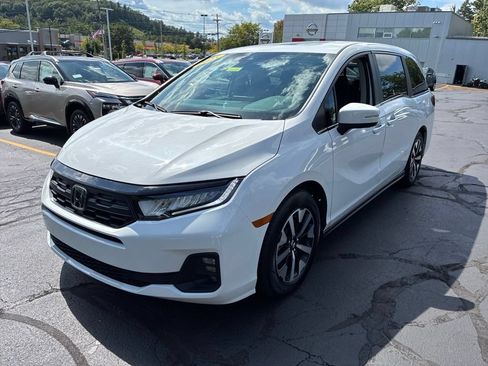 Used 2025 Honda Odyssey EX-L image 3