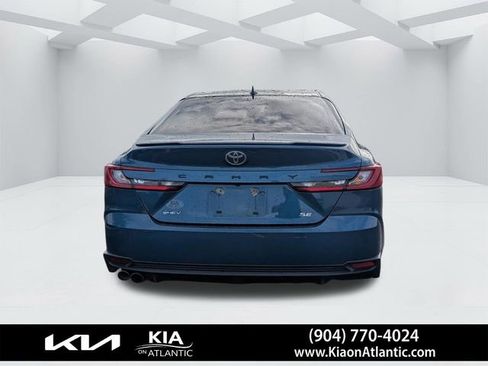 Used 2025 Toyota Camry SE w/ Convenience Package image 4