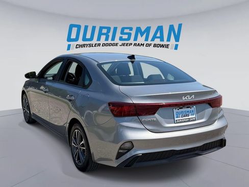 Used 2023 Kia Forte LXS w/ LXS Technology Package FWD image 4
