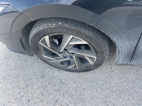 Used 2024 Hyundai Elantra SEL w/ Convenience Package FWD image 6