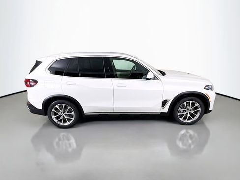 New 2026 BMW X5 xDrive50e image 8