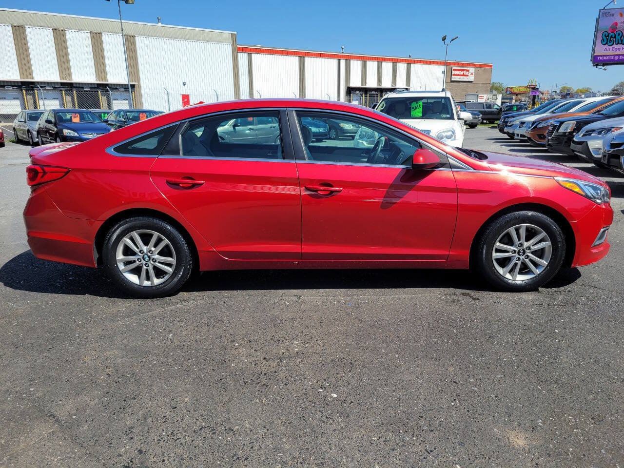 Used 2017 Hyundai Sonata SE FWD image 4