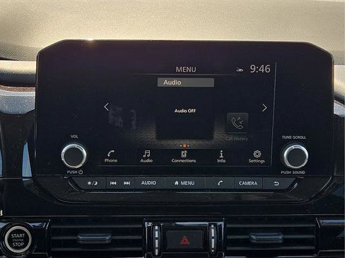 Used 2024 Nissan Pathfinder SV FWD image 8