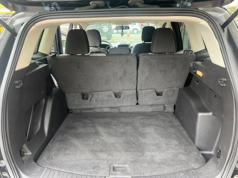 Used 2018 Ford Escape SE w/ SE Sync 3 Package AWD/4WD image 10