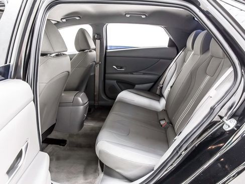 Used 2025 Hyundai Elantra SEL image 26