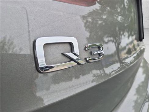 Used 2021 Audi Q3 2.0T Premium w/ Convenience Package AWD/4WD image 29